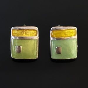 ✨Beautiful Vintage Signed Guess Stud Earrings